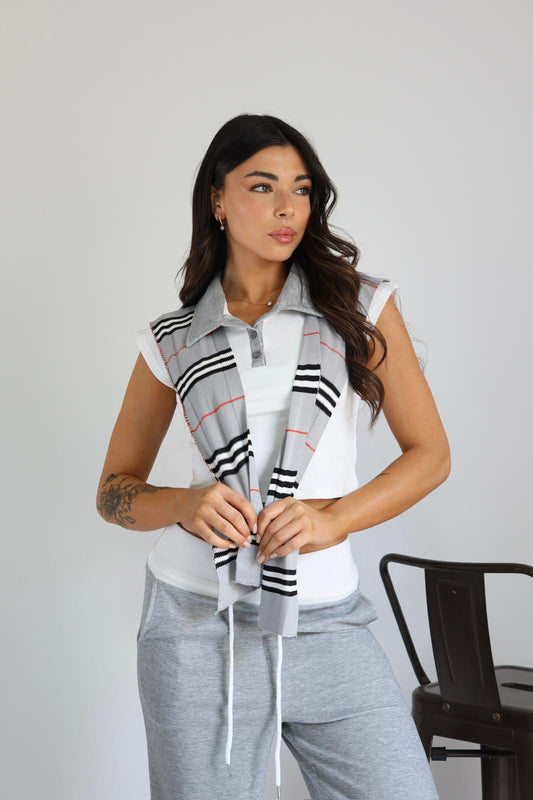 חליפת פסים נשפכת אפור